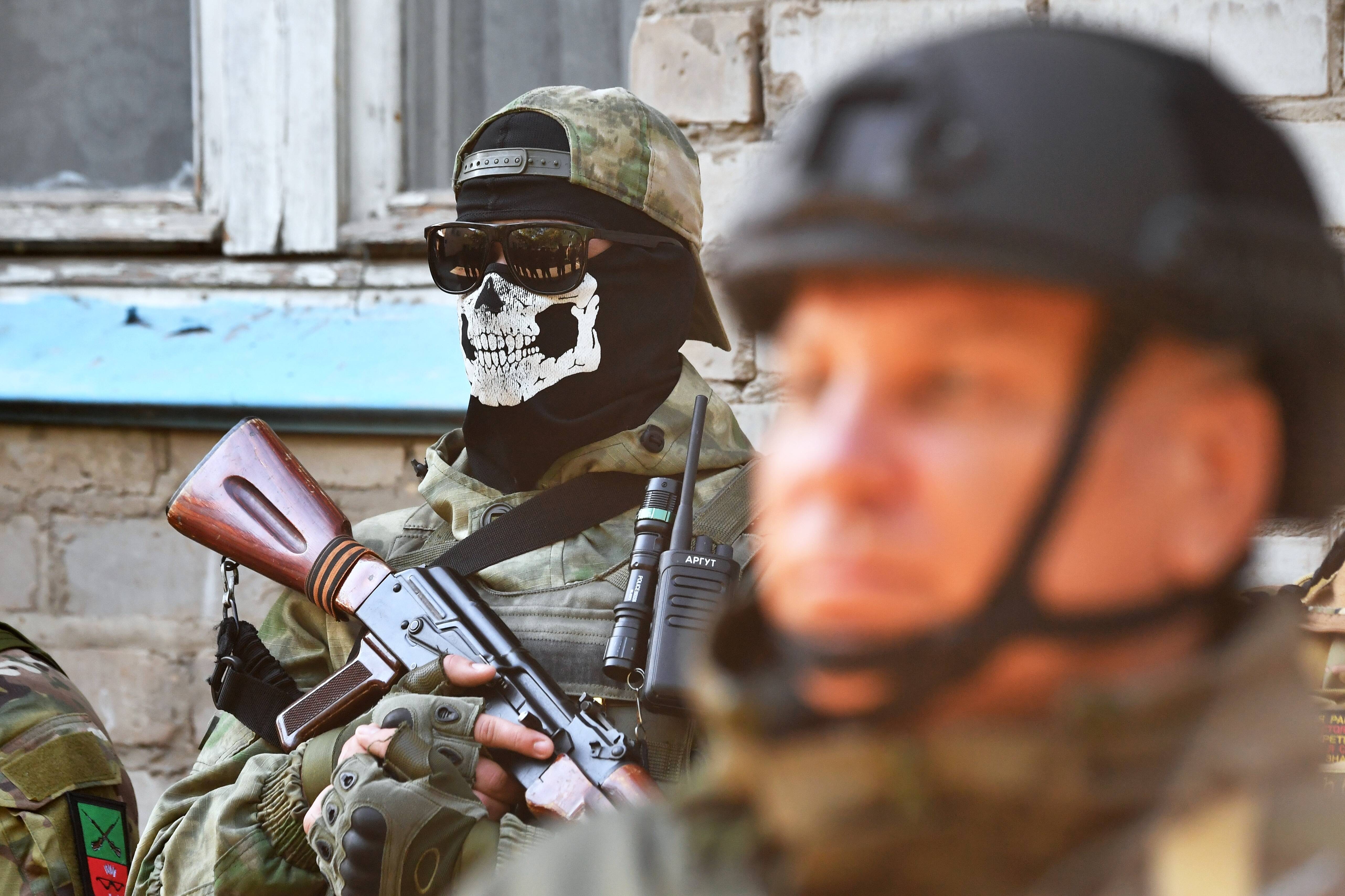 Russische Hardliner gründen eigene Einheit aus Freiwilligen - planen sie einen Putsch gegen Putin?