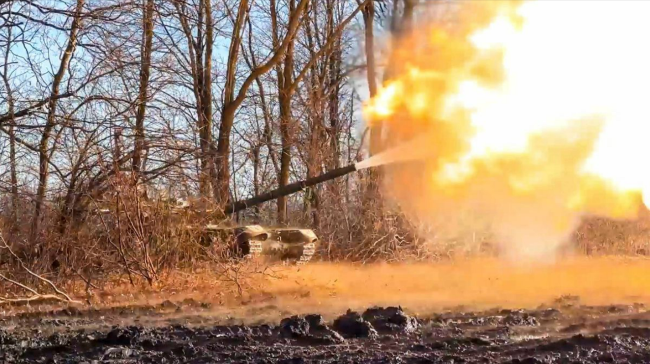 Russland startet Sturmangriff an der Ostfront! Ukraine muss hunderte Angriffe abwehren - schwere Gefechte toben!