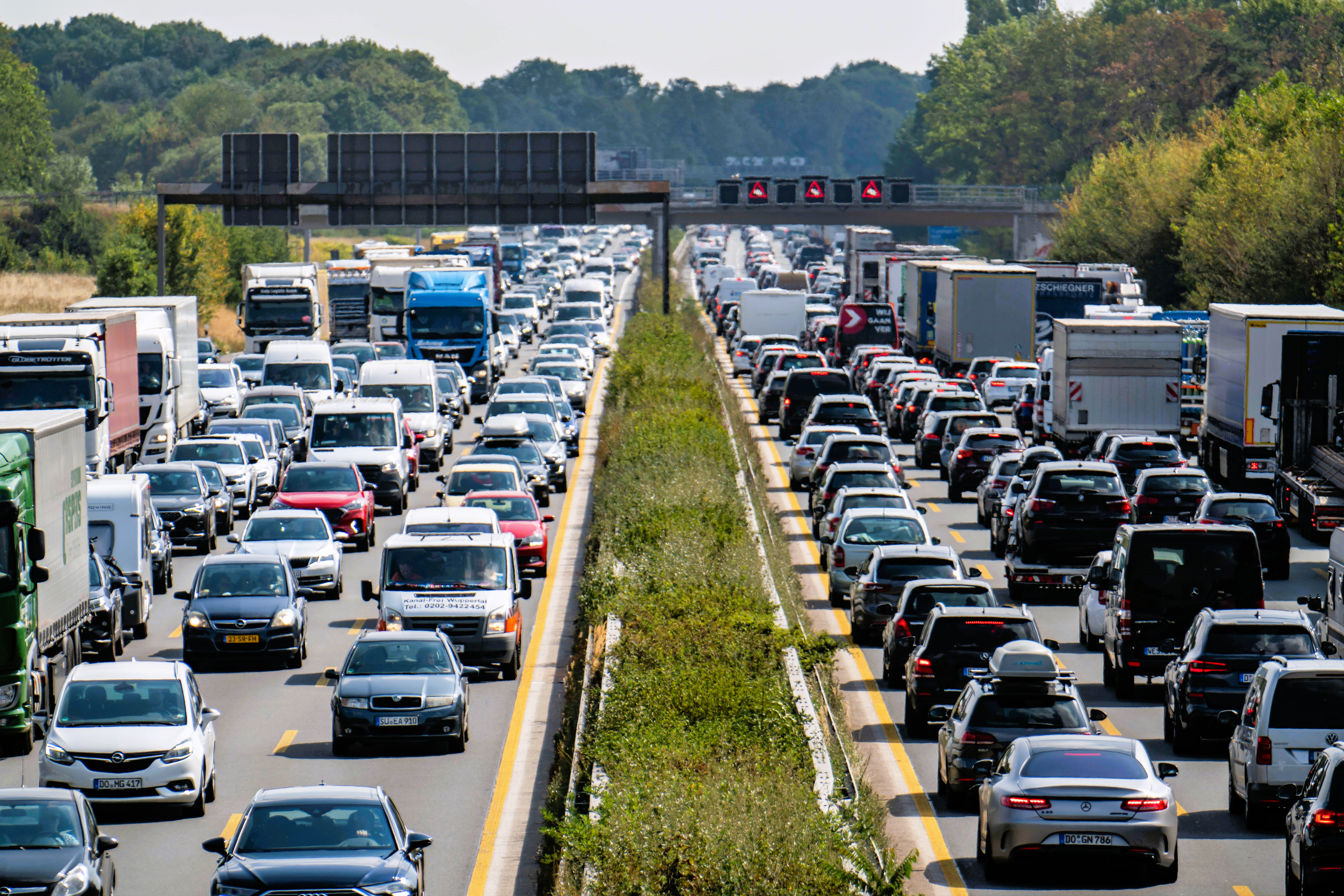 Autobahn Vollsperrungen zu Pfingsten! Mehrere Autobahnen dicht - hier müssen Sie aufpassen!