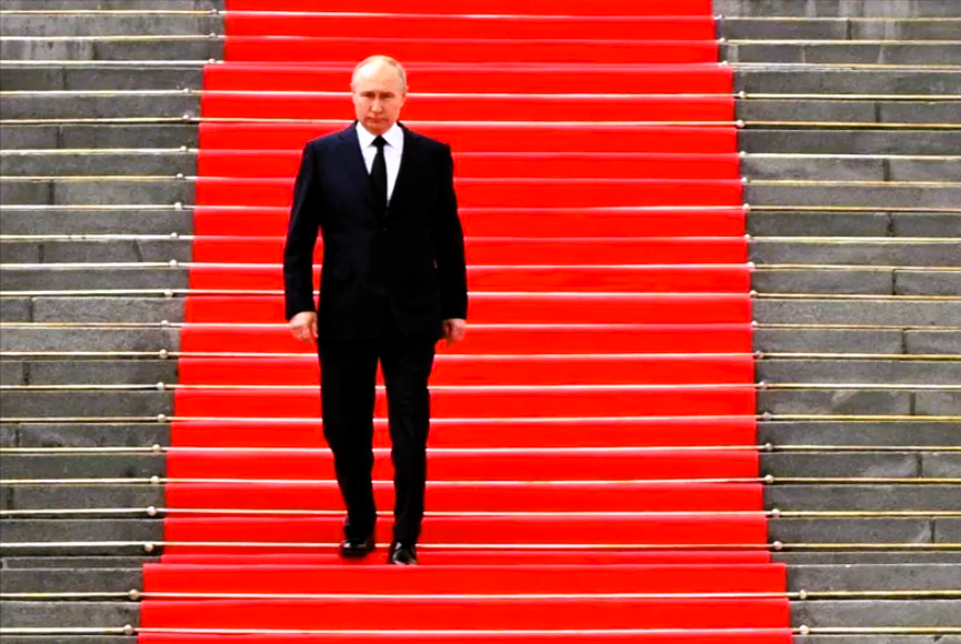 Putin spricht erstmals öffentlich über seine Kriegsziele! Kreml-Chef bestätigt Angriff auf die Ukraine
