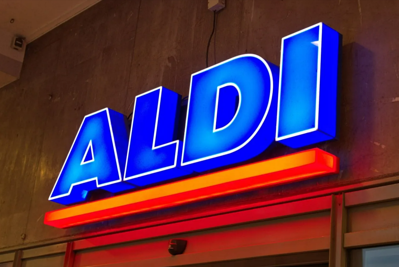 Skandal an Aldi-Kasse! Aldi-Kunde Kunde beschwert sich über falsche Berechnung – Aldis Antwort überrascht!