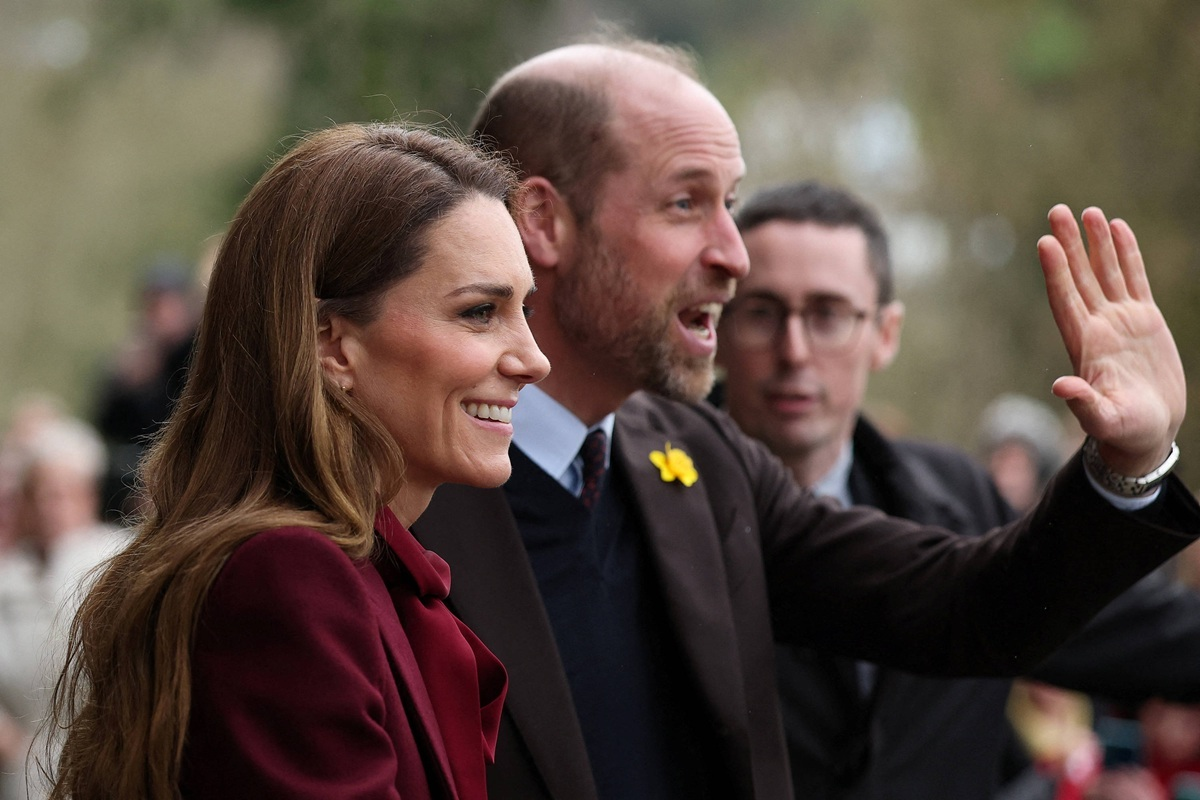 Kate schockt die Royals: Erste Worte auf Walisisch und ein spontaner Stopp im Regen