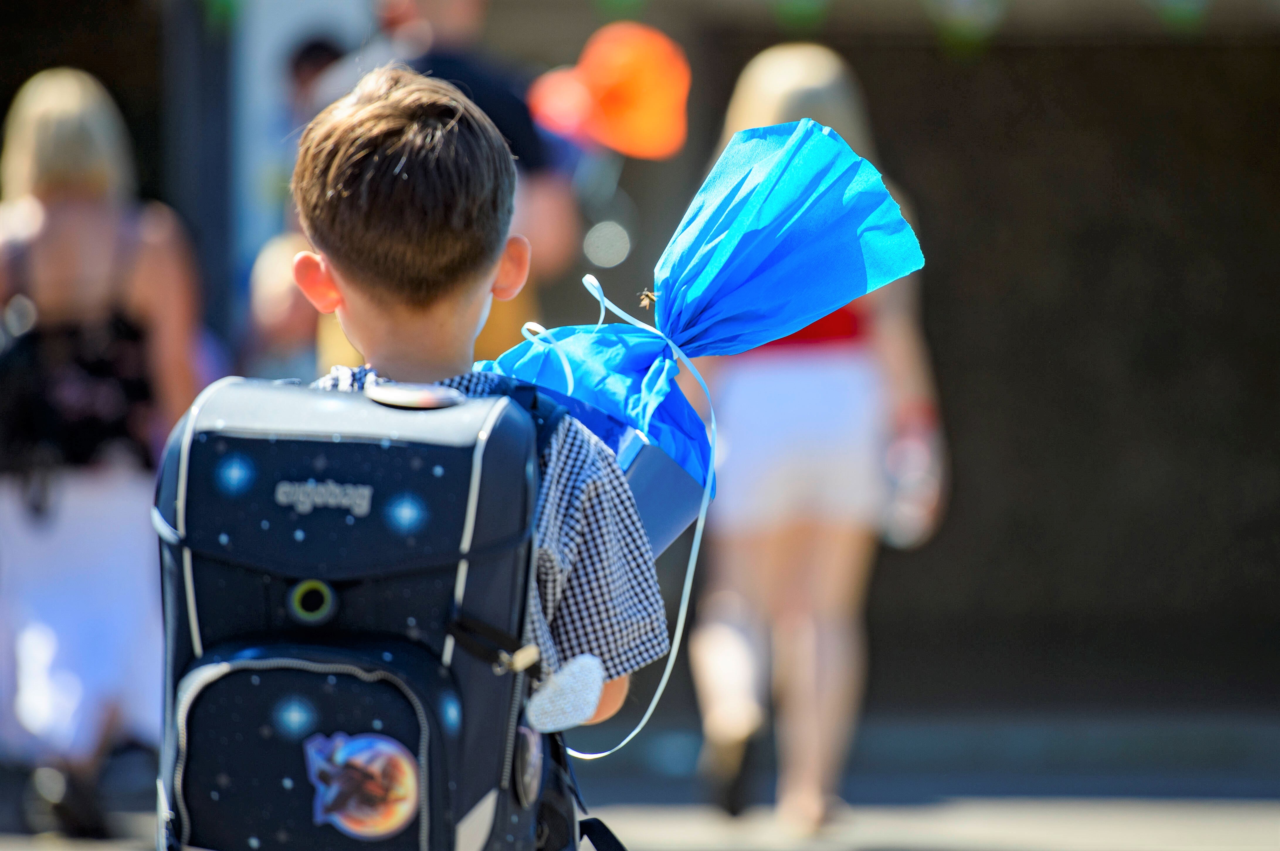 Schul-Skandal! - Lehrer gab gute Noten für Nacktfotos