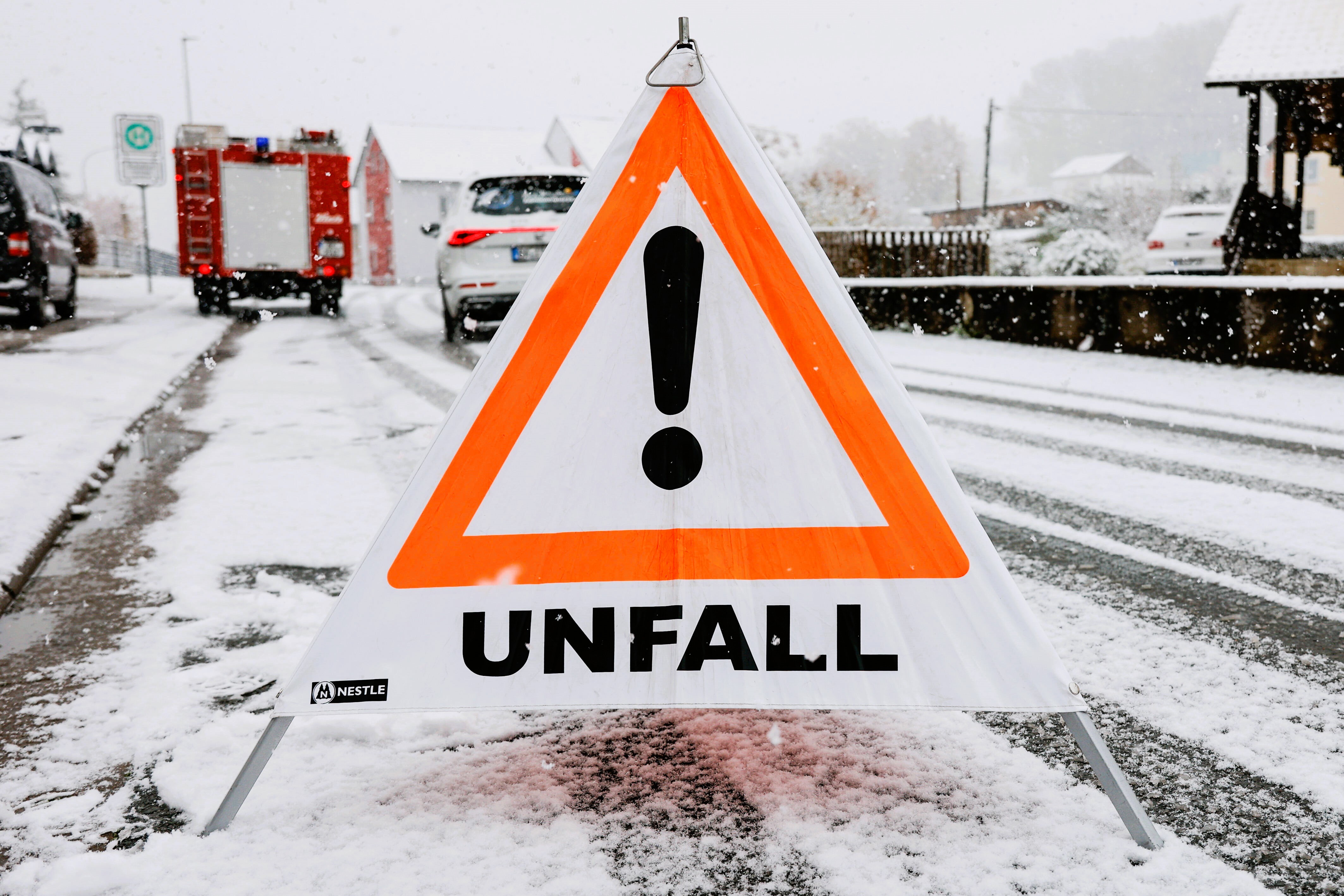 Blitzeis! Warnstufe Orange - Eisregen bedroht ganz Deutschland am Morgen - amtliche Wetterwarnung!