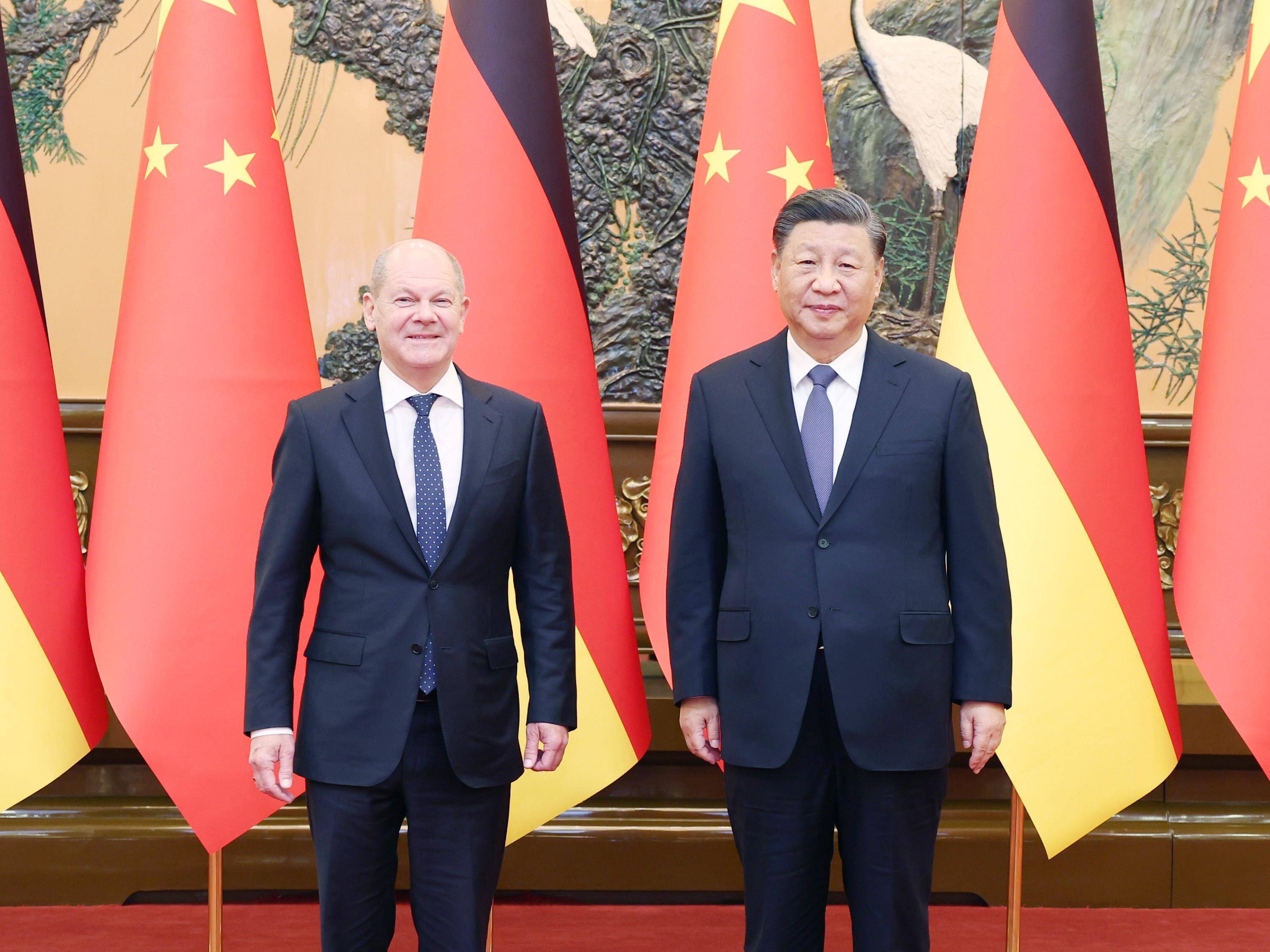 Spioniert China den Hamburger Hafen aus? US-Sicherheitsbehörden schlagen Alarm!