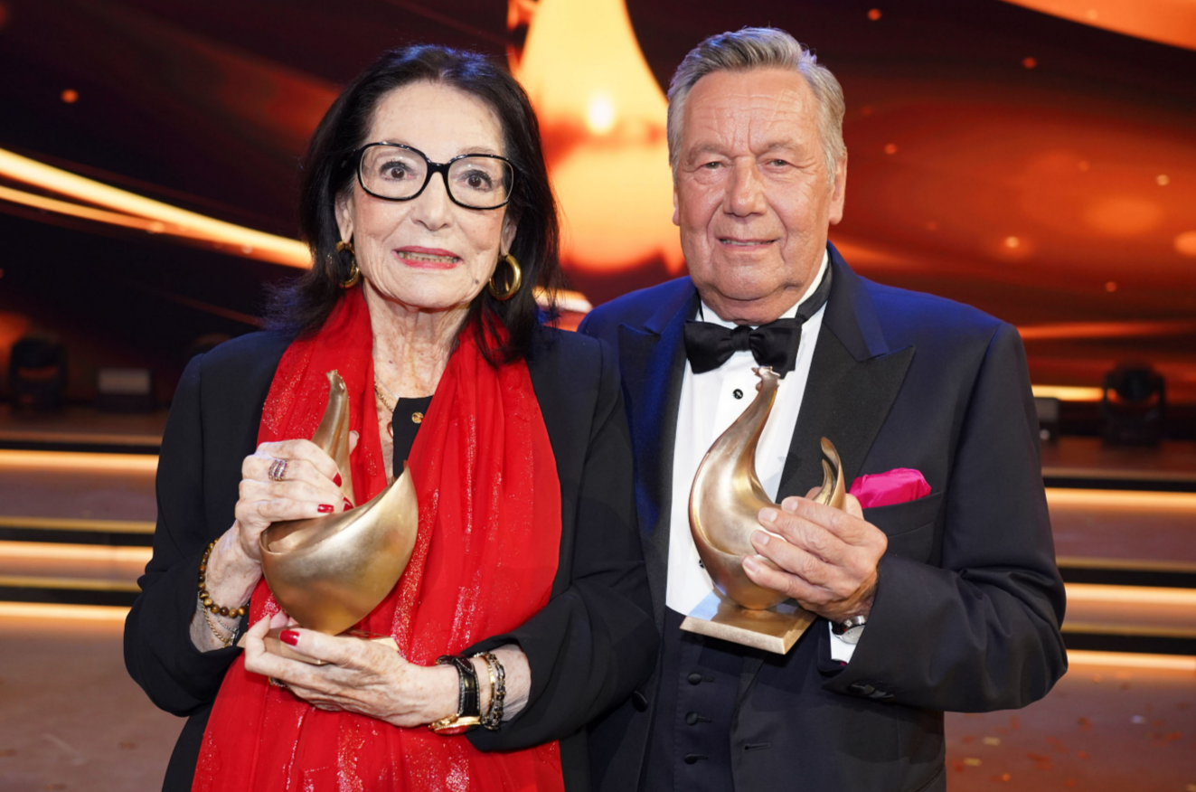 Krebs! Nana Mouskouri - traurige Diagnose! Ihr Ehemann ist jetzt ihre große Stütze