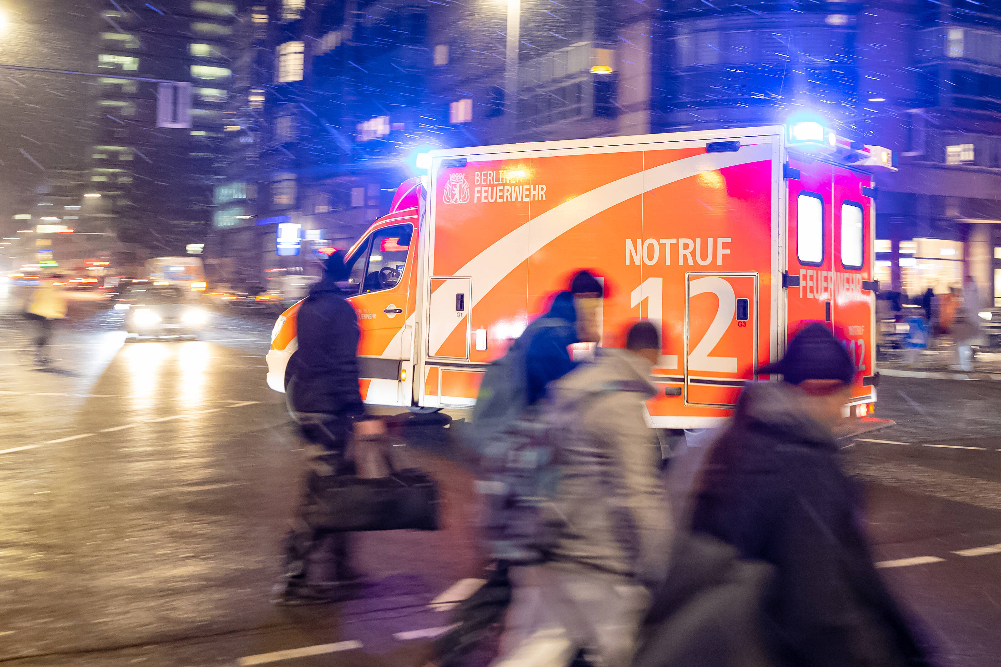 7-jähriges Mädchen überfahren! Schrecklicher Verkehrsunfall fordert junges Todesopfer!
