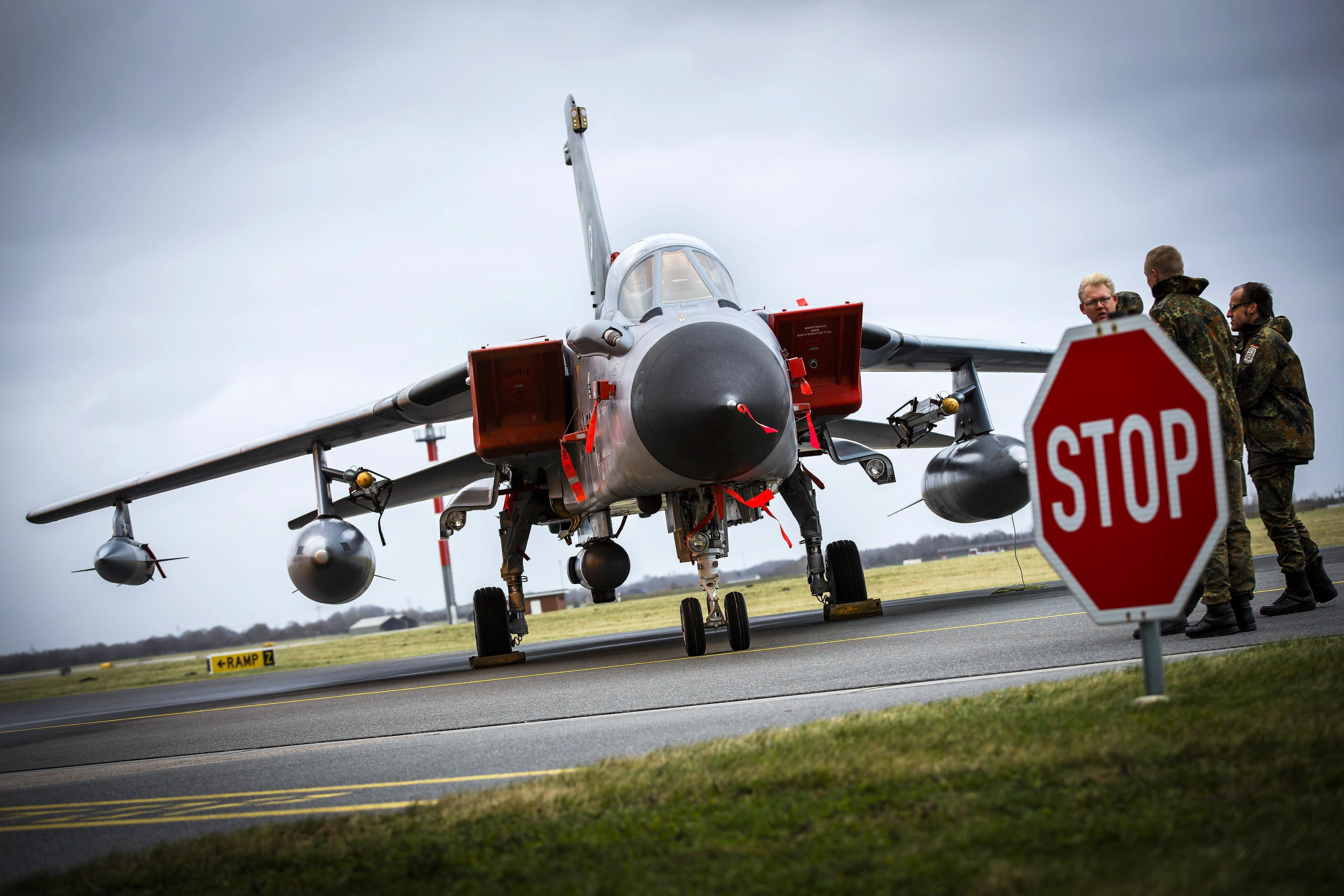 NATO übernimmt russischen Luftwaffenstützpunkt, Putin tobt! Vorbereitung auf einen Krieg mit dem Kreml!