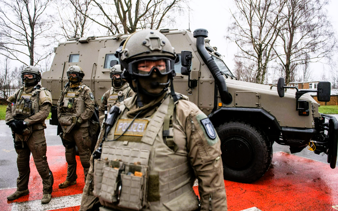 Amokalarm an Schule! Waffen-Alarm an Gemeinschaftsschule - Bislang 1 Festnahme bestätigt
